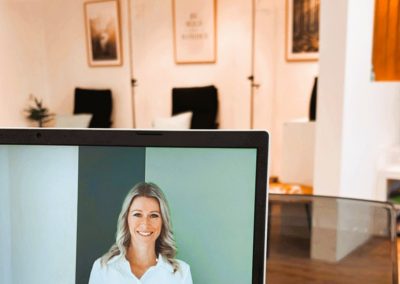 Praxis Laptopbild Alexandra Nagenrauft